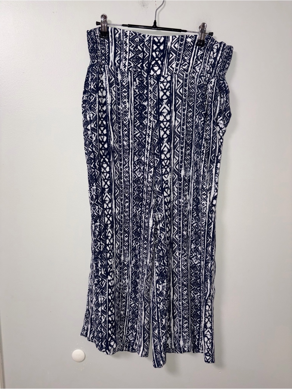 Three Dots Navy & White Wide Leg Palazzo Pants Tribal Geometric Boho Peasant L - Picture 2 of 4